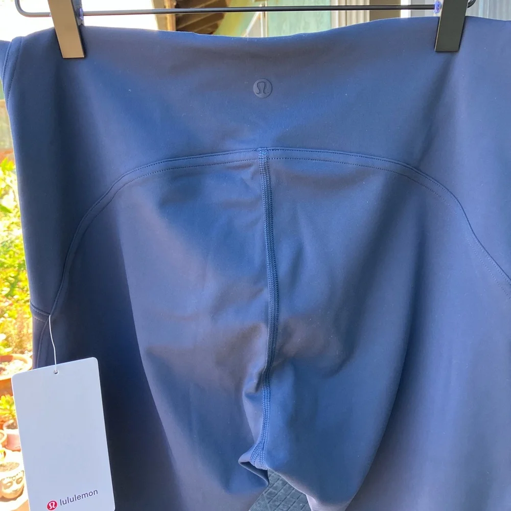 Lululemon InStill High-Rise 25” - Picture 3 of 6